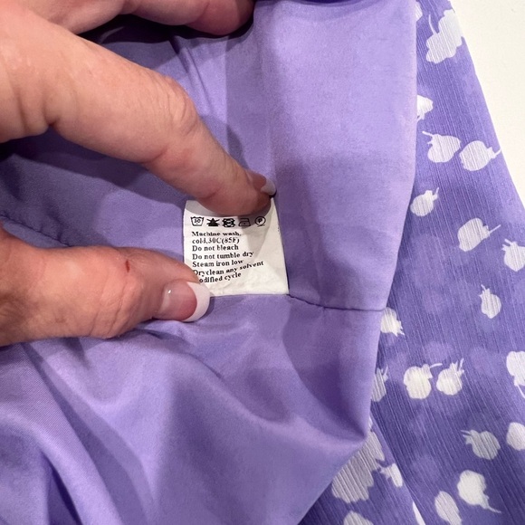 Like New Large Purple and White Print Sheer Top - Picture 12 of 13